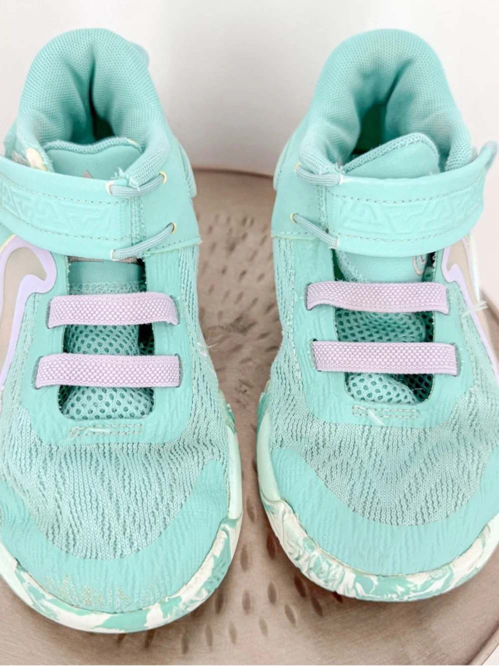 Nike Kids Sneakers in Mint with Light Purple Accents